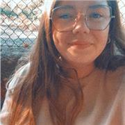Je suis une jeune femme de 20 qui aime aider son prochain . Je souhaite donner des cours de Francais niveau collège