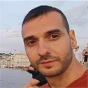 Si effettuano lezioni di matematica, chimica, scienze, biologia e microbiologia