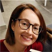 Supporto compiti con sorriso: crescere insieme nello studio. 