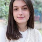 Studentessa universitaria con certificazione C2 offre ripetizioni di inglese e aiuto compiti