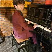 Offro lezioni di inglese a basso prezzo per livelli sino al B2 e altre materie di stampo scientifico.