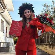 laureanda in Beni culturali offre ripetizioni