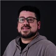 Periodista dicta clases de comunicación y oratoria