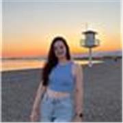 Soy profesora de danza urbana energética, cercana, motivadora y muy expresiva