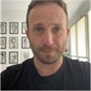 Profesor de Español como Lengua Extranjera (ELE) con un perfil intercultural en comunicación dirigido a adultos. 