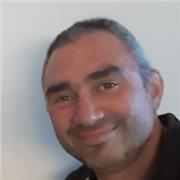 Profesor de entrenamiento personal apto para todas las edades y niveles.