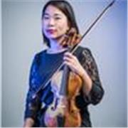 Cours de violon – tous niveaux

Violoniste japonaise, diplômée et basée à Paris, donne le cours de violon