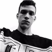 Profesor de tecnología imparte clases