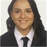 Estudiante con buenos conocimientos sobre las matematicas de nivel de primaria, E.S.O