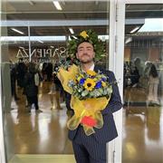 Insegnante di inglese e portoghese brasiliano, neolaureato in lingue e letterature all’università Sapienza di Roma