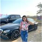 Maestra de apoyo escolar para niños por medio de clases en línea