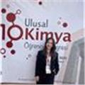 Lise öğrencilerine kimyayı sevdirerek anlatan, sabırlı bir öğretmenim.