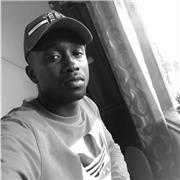 Profesor de enseñanza media qué imparte clase a todos los niños de todas las edades