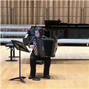 Profesora de todo tipo de niveles, especializada en música.