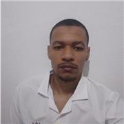 Profesor de matemáticas con la posibilidad de impartir clases a personas de todas las edades