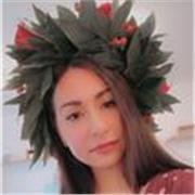 Offro lezioni di inglese, aiuto compiti e conversazione in lingua a studenti appartenenti a tutti i gradi di istruzione.