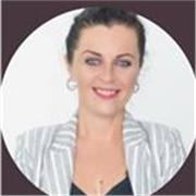 Soy una profe divertida y con experiencia trabajando con estudiantes adultos y adolescentes, niveles A1- C1.