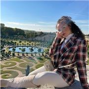 Sono una laureanda in Lingua e Letteratura Francese.
Offro lezioni, sostegno e ripetizioni inerenti a tale materia per chiunque ne avesse bisogno