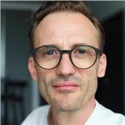 Experienced viola and violin tutor based in London, offering engaging online lessons for students of all levels.