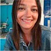 Soy maestra de Educación primaria y tengo un alto nivel de inglés. Experiencia de 5 años como tutora y especialista de inglé. 