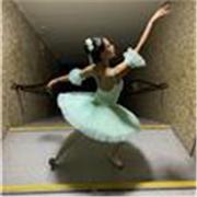 Profesora de ballet para todas las edades y niveles