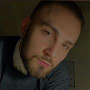 Ragazzo che studia lettere moderne alla Federico II impartisce lezioni di storia ed italiano!