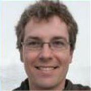 Prof spécialisé dans les maths mais offrent également des cours de Physique Chimie et de SVT