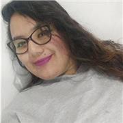 Profesora para complementar el aprendizaje de sus hijos