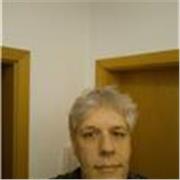 Deutsch- und Englisch -Tutor, der alle Altersklassen unterrichtet. 