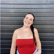 Profesora joven para impartie clases de matemáticas