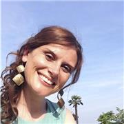 Giornalista professionista, impartisce lezioni private di scrittura, public speaking e comunicazione efficace online