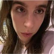Estoy recién graduada de un doble grado de humanidades y traducción pero tengo unos 4 de experiencia en dar clases.