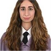 Graduada en Psicología. Consto de un nivel B1 certificado por Cambridge en Inglés y, actualmente, voy a sacarme el nivel C1. 