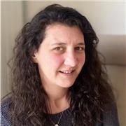 Biologie, Chimie ou encore Mathématiques, j'ai toujours été attirée par le domaine des sciences, ce que je souhaiterais partager