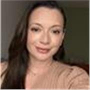 Professora de ciências biológicas para alunos do ensino fundamental