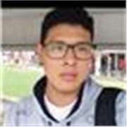 Profesor de matemáticas imparte clases a alumnos de todas las edades