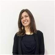 Laureata in lingue (inglese, tedesco) con 12 anni di esperienza quotidiana nell'uso delle lingue inglese, francese e tedesco