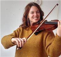 Profesora titulada, ofrezco clases de violín individuales y colectivas para todos los niveles combinando buen humor y excelencia !