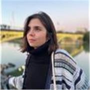 Profesora titulada en Bellas Artes, Diseño gráfico, Profesorado y cogí en ESO y Bachiller la rama de ciencias, porque me apasionan