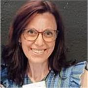 Insegnante privata referenziata con esperienza in compiti di scuola elementare e media disponibile per lezioni online