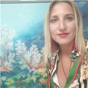 Offro lezioni private o aiuto compiti per  elementare media e superiore. Sono  specializzata nelle materie umanistiche.  e arte.