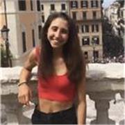 Studentessa universitaria disponibile per ripetizioni e aiuto compiti
