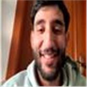 Me defino como una persona proactiva, responsable y meticulosa en la planificación y ejecución de mis clases. Trabajo con una meto