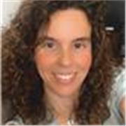 Traductora, intèrpret i professora amb 12 anys d’experiència, faig classes d’anglès, alemany i català per ajudar els meus alumnes a preparar exàmens o a millorar el seu rendiment