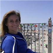 Insegnante con esperienza ventennale in istituti superiori. Disponibile per lezioni di Inglese. Grammatica e conversazione