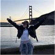 Profesora de español para extranjeros enfocada en el idioma cotidiano y útil del día a día 