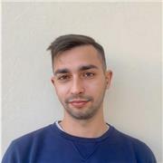 Insegnante di Html e css giovane e alla mano, con esperienza in web design.