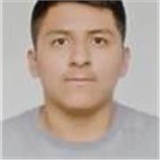 Profesor de matemáticas imparte clases a niños y adolescentes