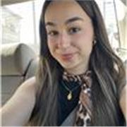 Profesora de psicología que imparte clases tanto de bachillerato como de universidad