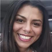Soy una profesora de inglés joven, dinámica y con más de 8 años de experiencia imparto clases online
